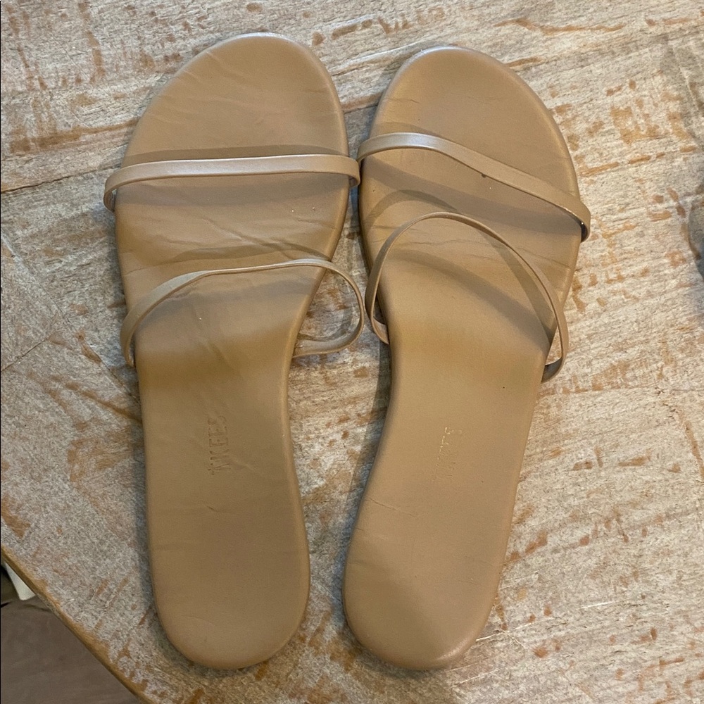 Tkees Tan Strappy Slide Sandals. Sz 9